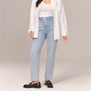 A&F Curve Love Ultra High Rise Ankle Straight Jean